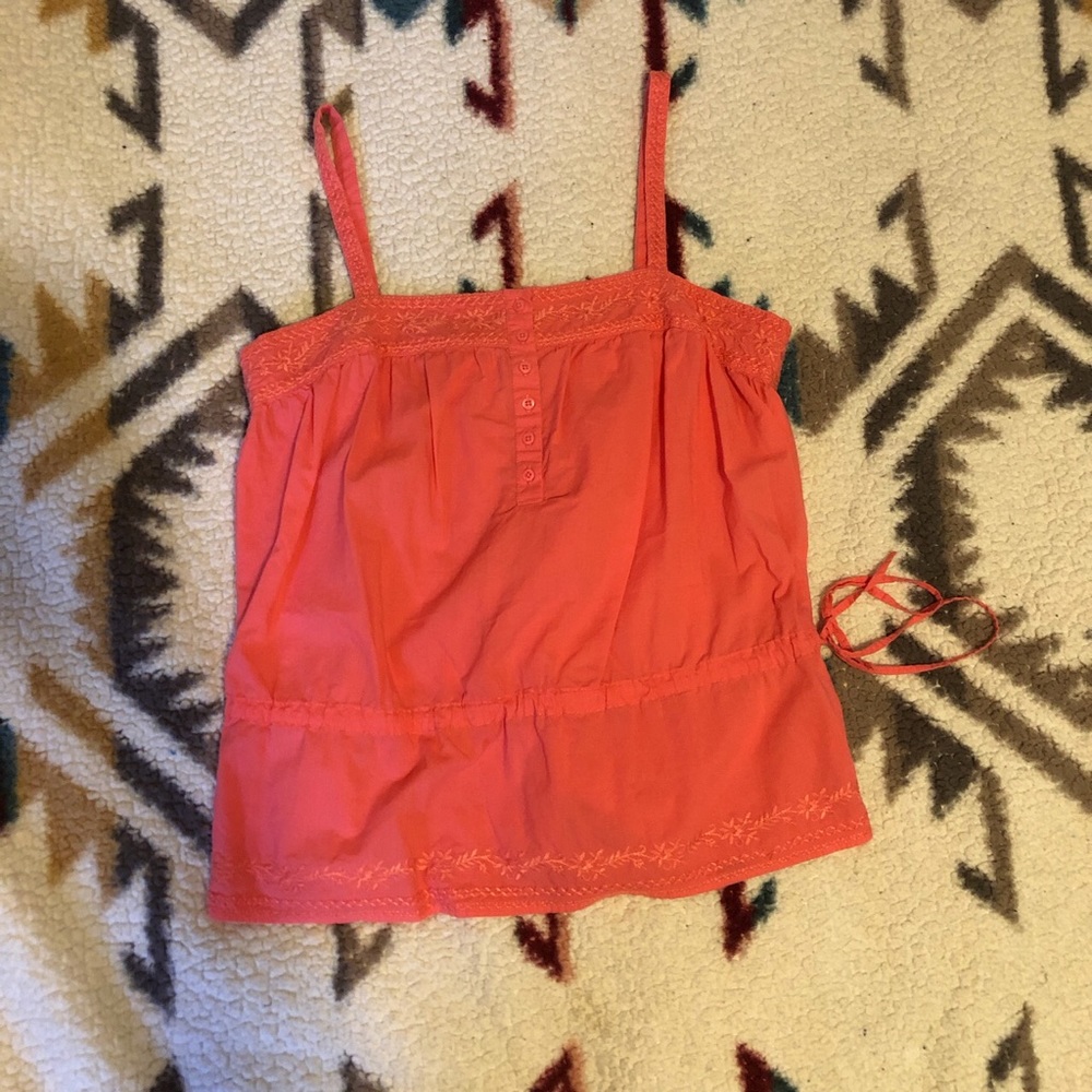 Peach tank top, size medium